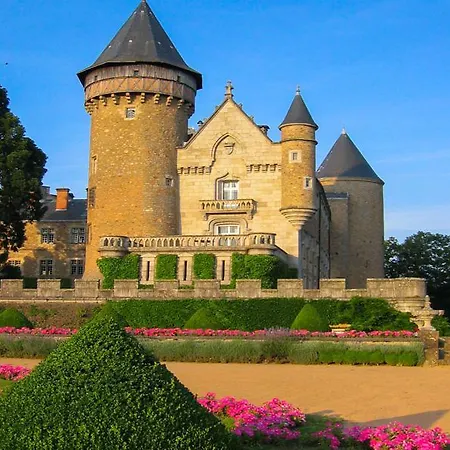 Hotel Chateau De Busset 3*